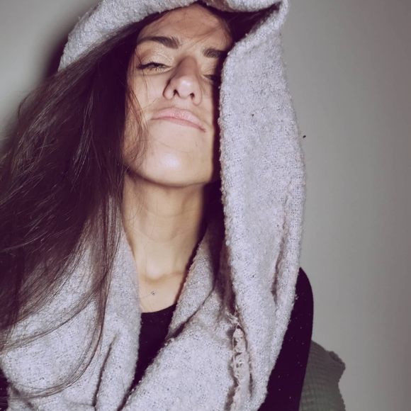 Meet your Posher, Jenna - Picture 6 of 6